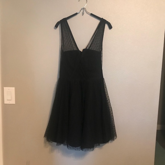 Adorable Lace Betsy & Adam Cocktail Dress - Picture 1 of 3